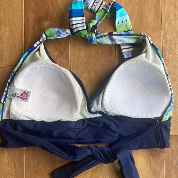 ALOHA💫Women’s Navy/Green Printed Halter Bikini Top - Picture 7 of 9